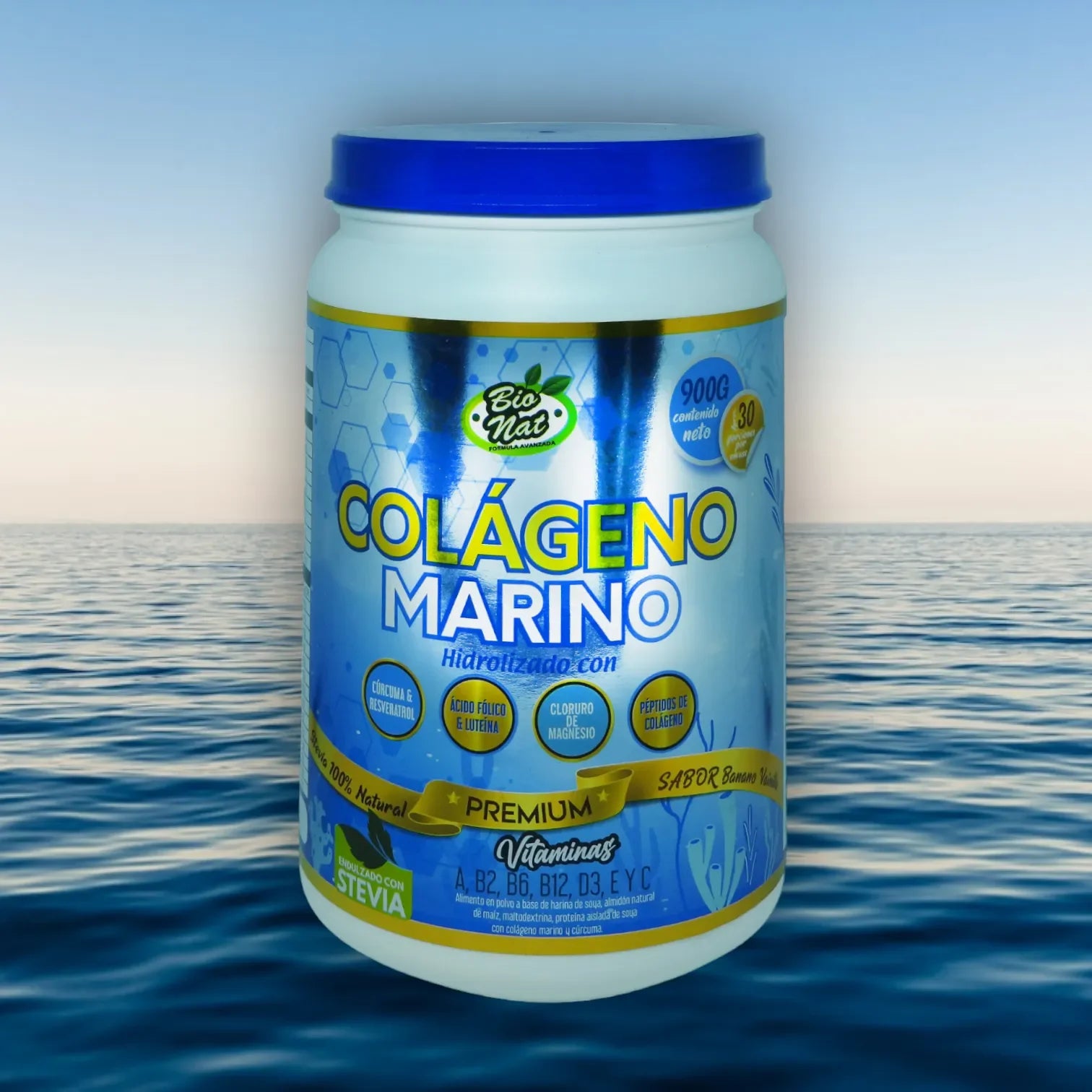 Envase de colágeno marino premium hidroilizado con vitaminas y sabor banana vainilla sobre fondo marino