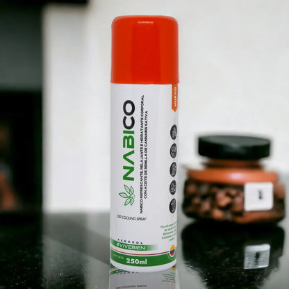 Spray refrescante NABI BICO con aceite de semilla de cannabis, envase blanco con tapa naranja de 250 ml